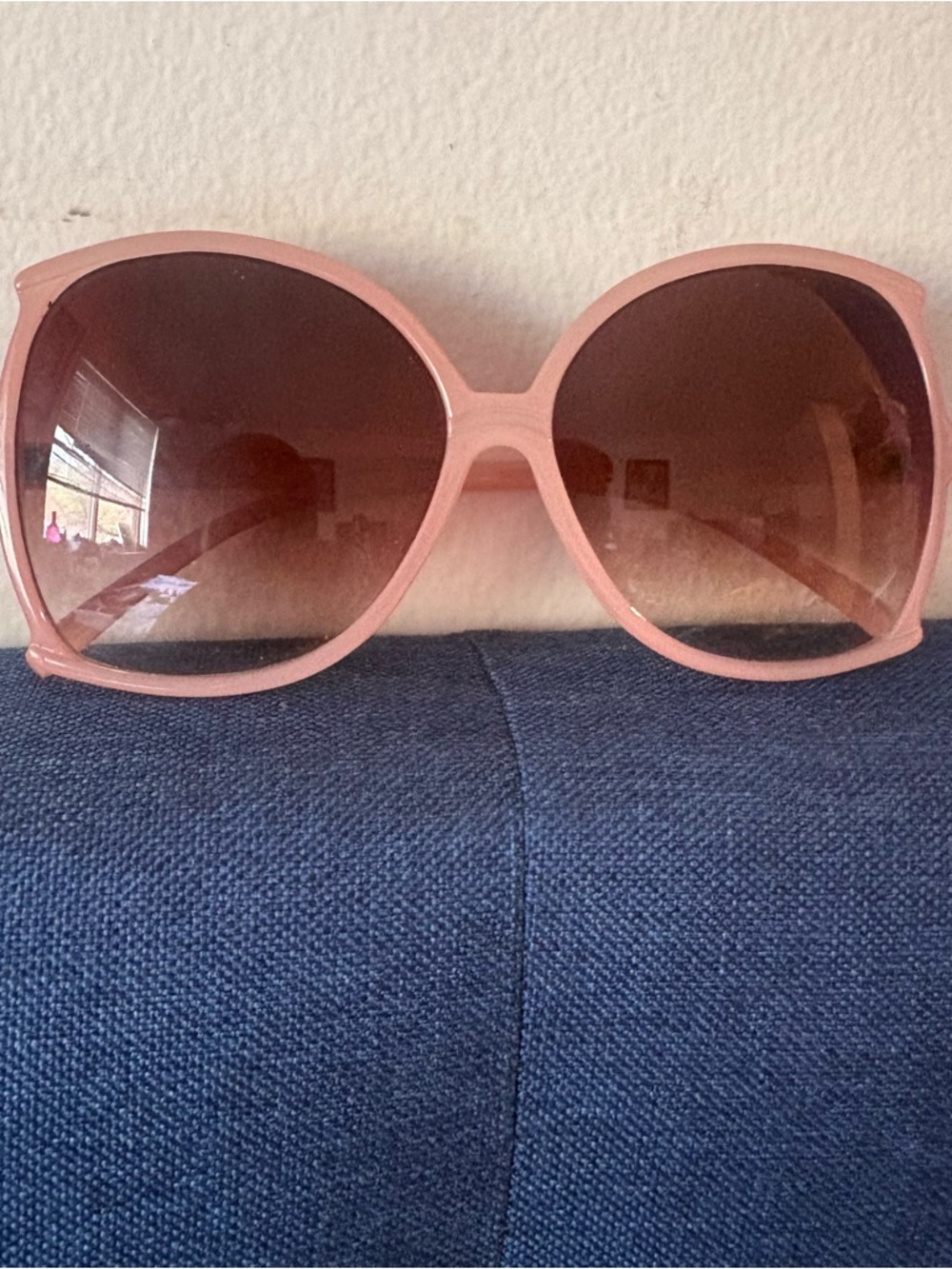 Women’s Oversized Pink Sunglasses